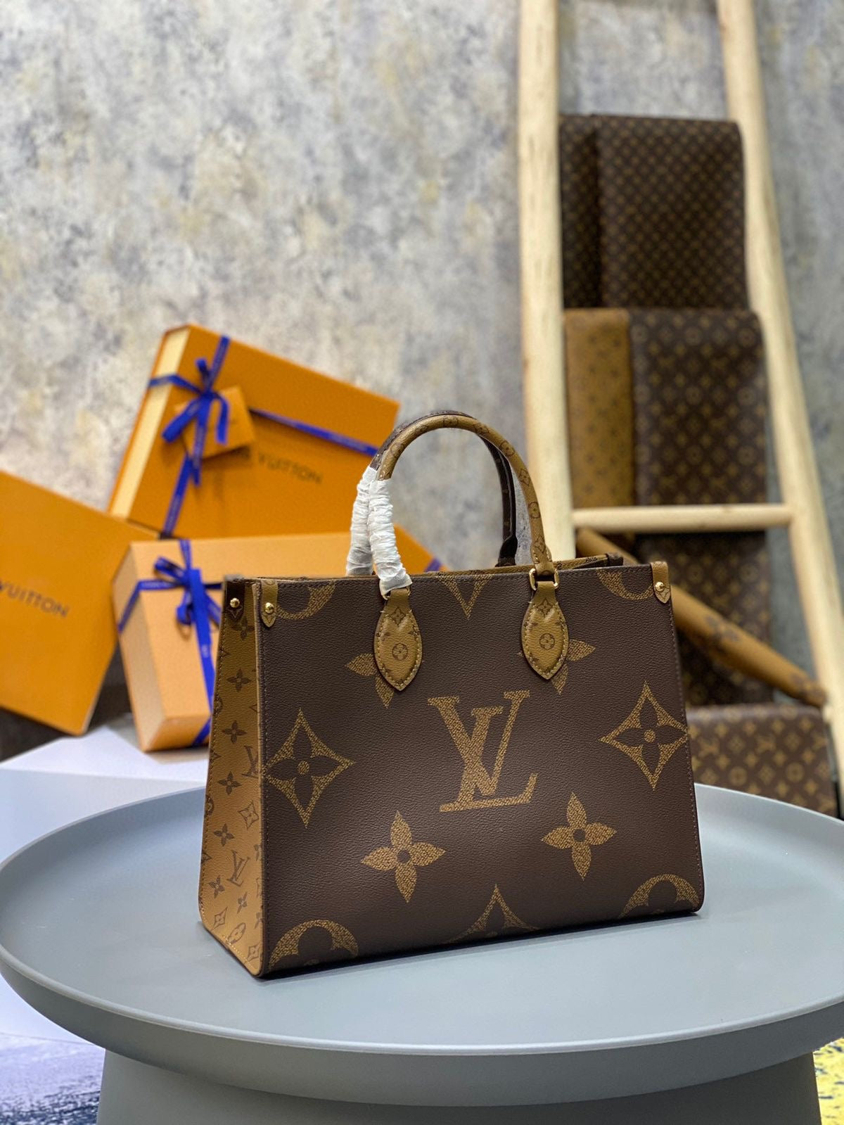 LV OnTheGo MM Bag with Brand Box